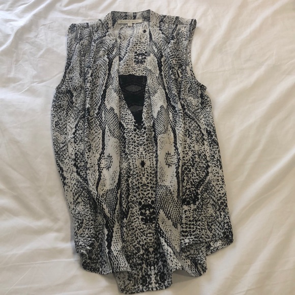 Daniel Rainn Top - Picture 3 of 6